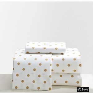 PBTeen Emily & Merritt Metallic Dottie Sheet Set